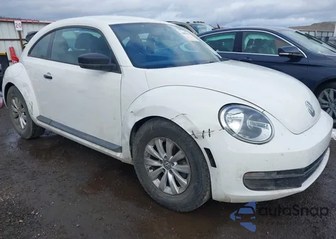 2013 Volkswagen Beetle 2.5L Entry z USA, uszkodzony, nr VIN 3VWFP7AT8DM652808